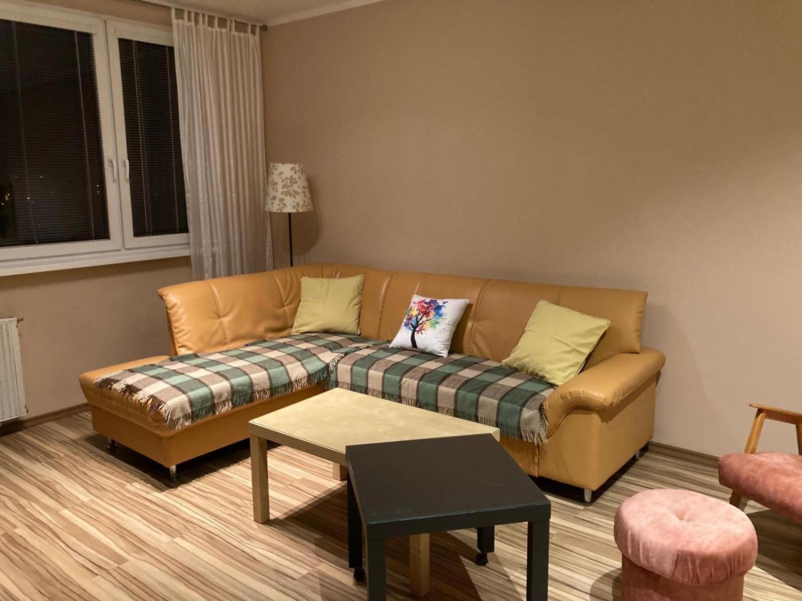 Apartman Hodonin 7 7 7 2 3 4 1 9 4 المظهر الخارجي الصورة